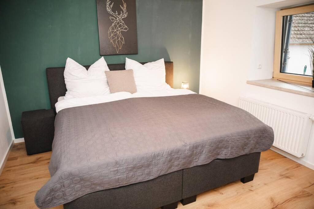 Apartment Mit Burgblick เบอร์เกลนเกนเฟล์ด ภายนอก รูปภาพ